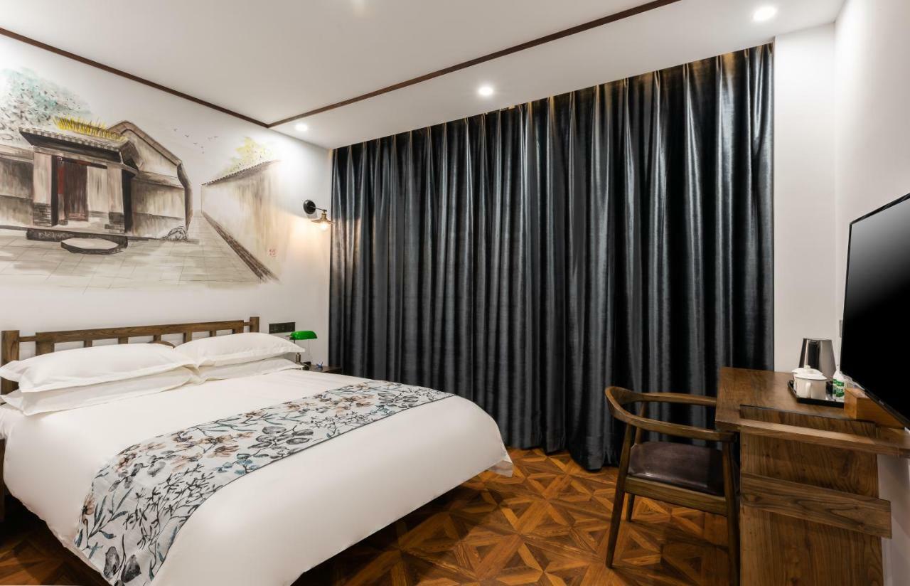 Nostalgia Hotel Near Prince Gong'S Mansion- Beihai Park, Tian'Anmen Square, Nanluoguxiang Hutong, Huguosi Hutong Snack Street, 5 Minutes Walk Away From Ping'Anli Subway Station, Free Ice Cream And Laundry Service,English Communication Well Pechino Esterno foto